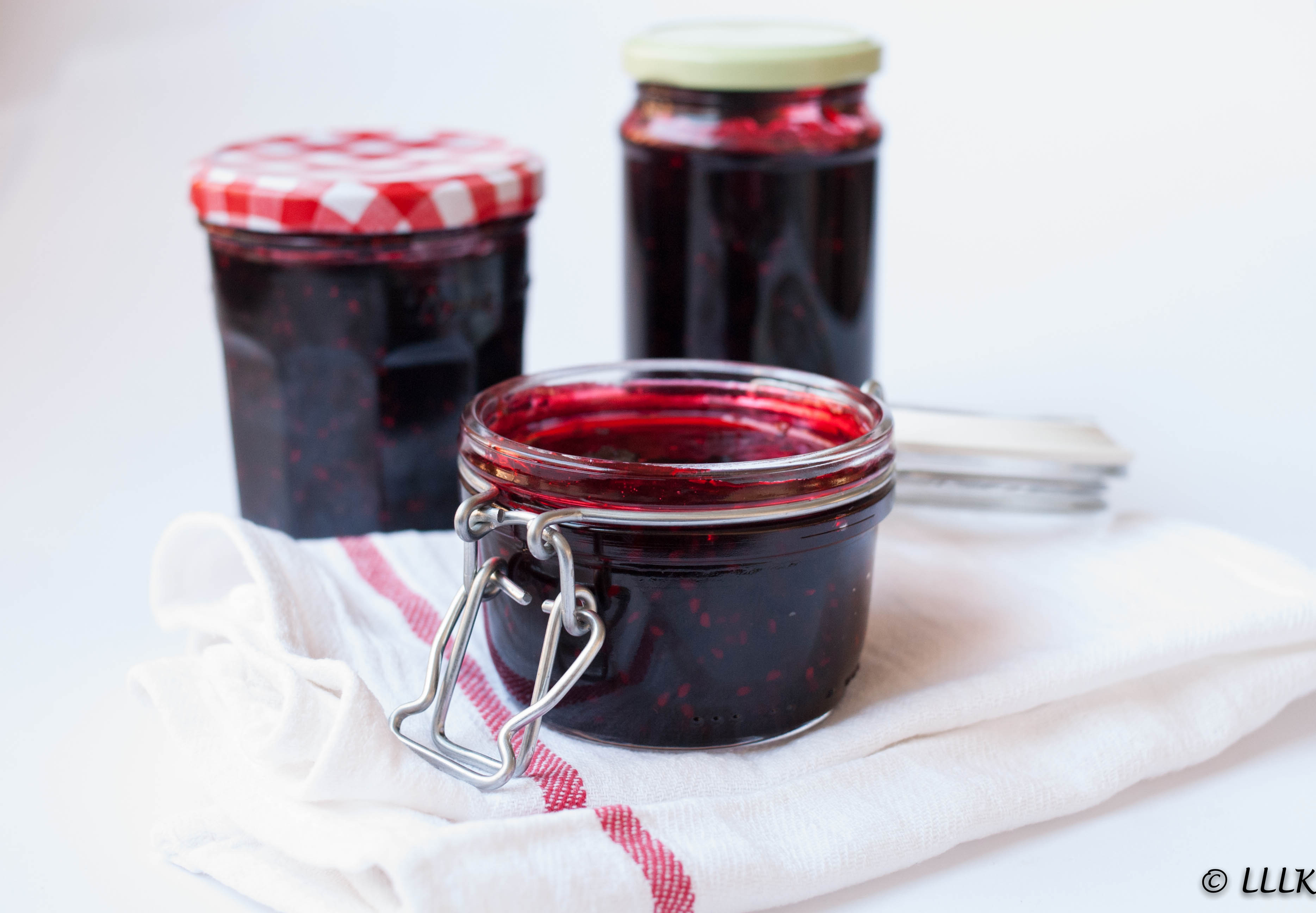 Homemade bramen jam